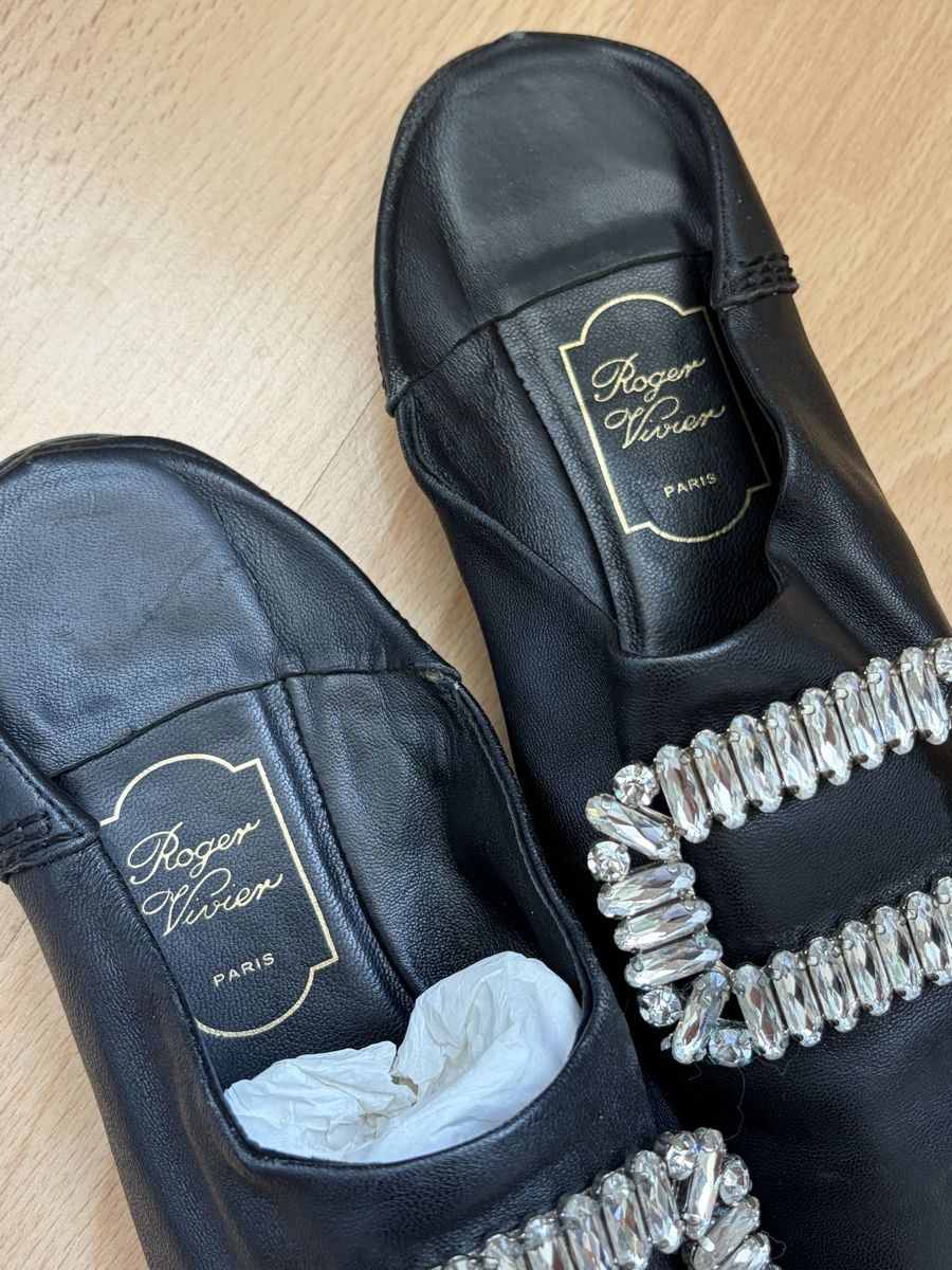 Scarpe da donna: Roger Vivier Black Embellish Shoes – Usato da St.Josefen venduto da lop_lh8d 3