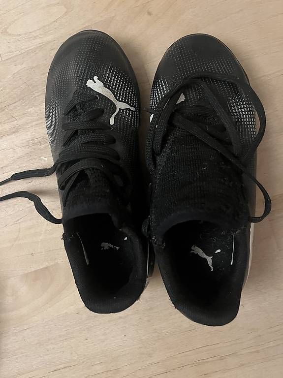 Chaussures garçon: Puma Fussballschuhe gr.31 – D'occasion à Zürich par Sa.oh