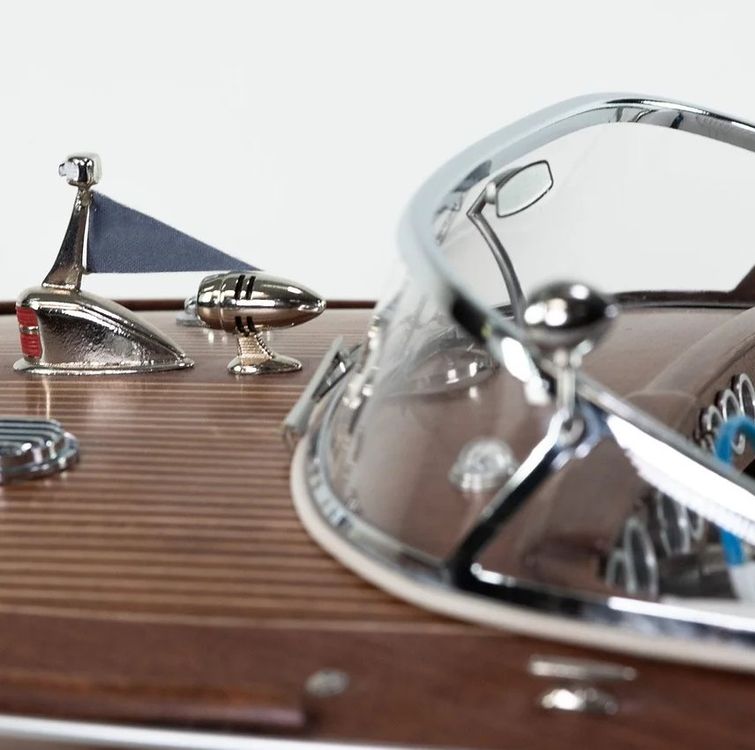 1 Maquette de bateau Riva Ariston en bois acajou, fabrication