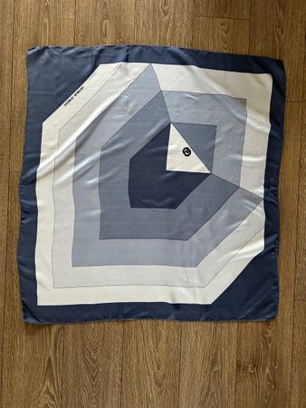 Carré de soie George Dorian motif géométrique bleu 70x70cm
