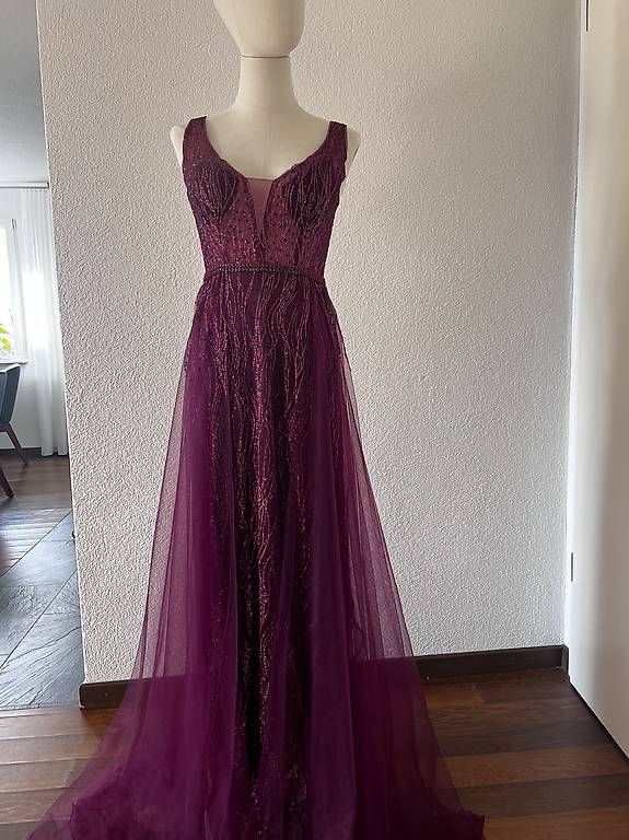 Vestiti: Glitzerabendkleid – Usato da Winterthur venduto da Anjarys 6