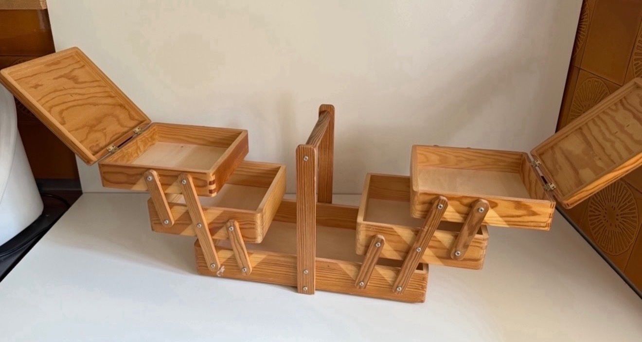 Altro in Bricolage: Nähkasten Nähbox Holz – Usato da Gerlafingen venduto da sternrose 1