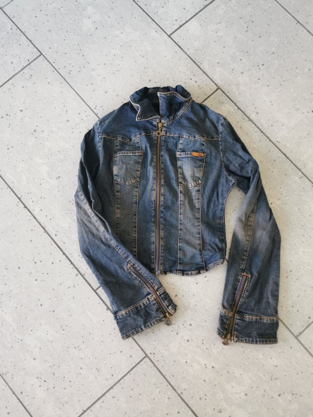 Giacche: Kurze Jeansjacke, Gr. 32,Qs – Nuovo (secondo la descrizione) da Malters venduto da Wahni81