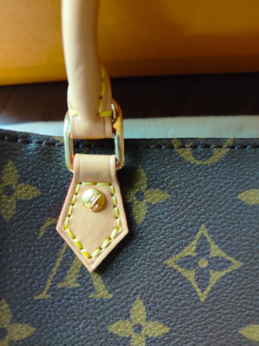 Louis Vuitton Taschen für Damen: Louis vuitton Petit Sac Plat – Neu und originalverpackt aus Hausen AG von dar_gt8p 8