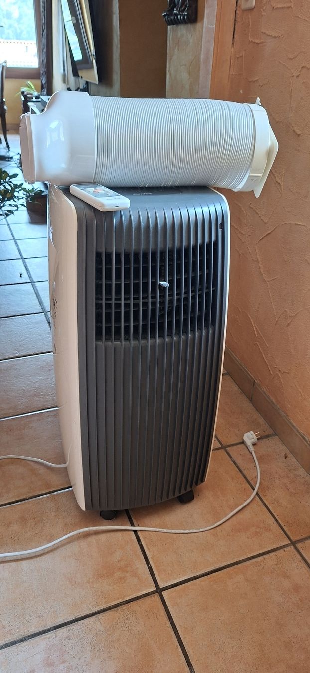 Condizionatori: condizionatore aria Comfee 8000 btu – Usato da morcote venduto da 66paolo