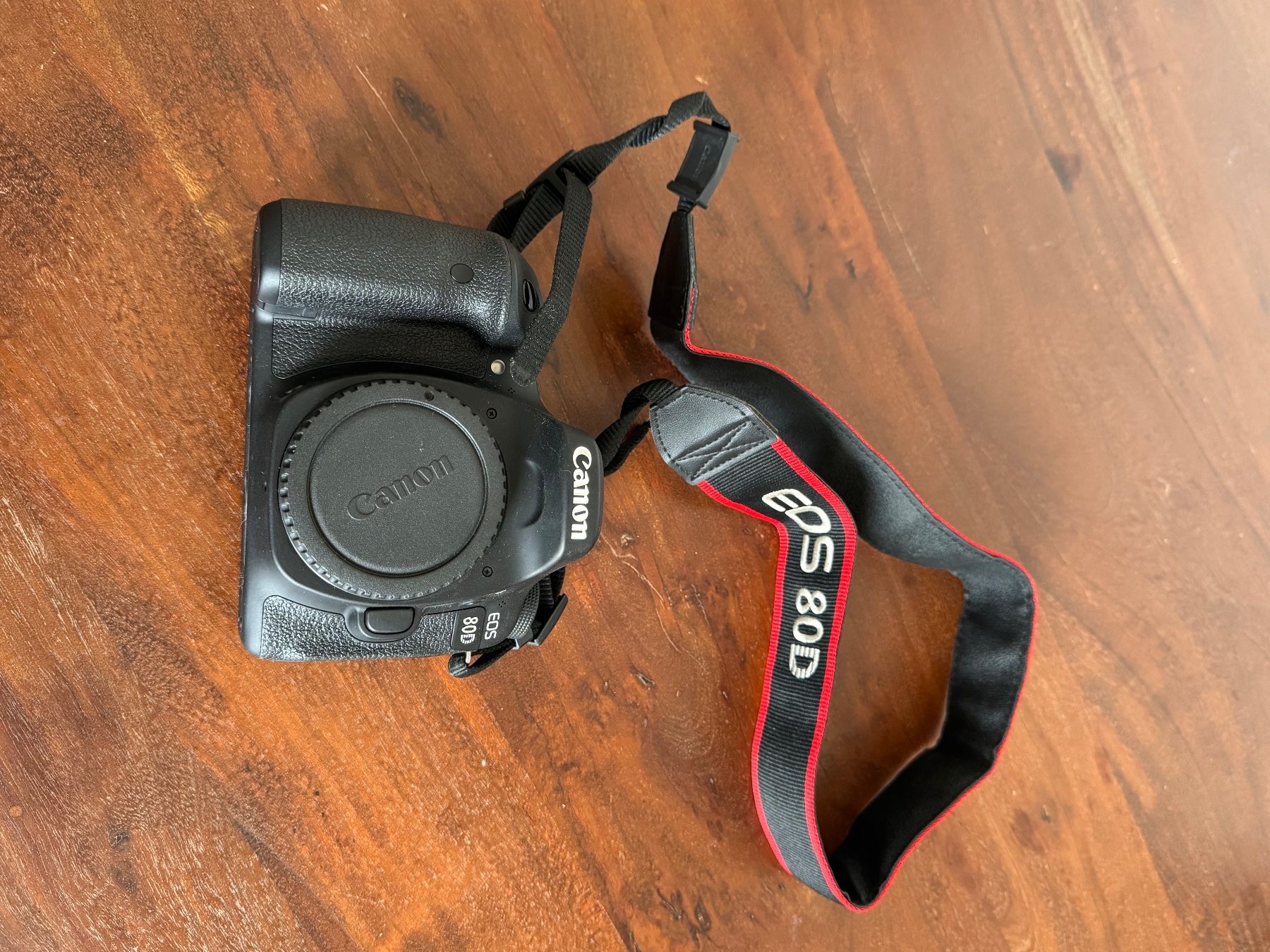 Canon Fotocamera: Canon EOS 80D Camera - Excellent Condition - 24.2 MP... – Usato da Zürich venduto da fon_gnz5 3