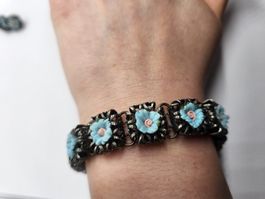 Vintage Armband mit Ohrstecker, blaue Blümchen, Frühling