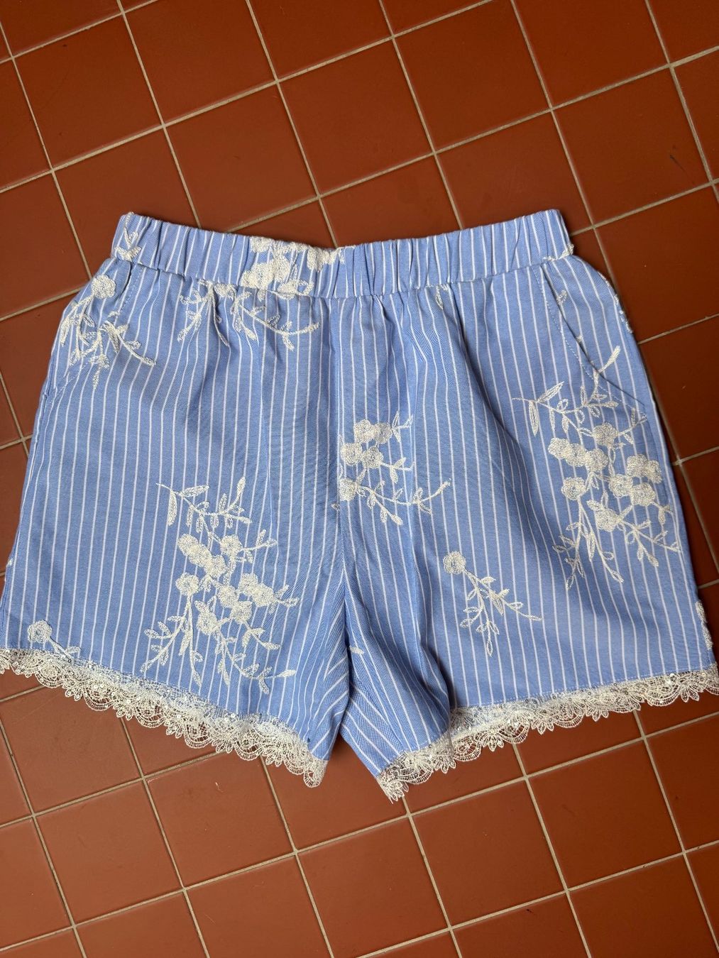 Completi & Tailleur: Ensemble Allyson – Nuovo (secondo la descrizione) da Blonay venduto da Celuna 1