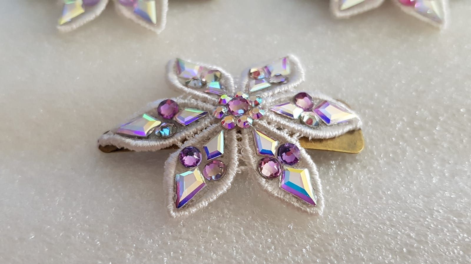 Haarschmuck: Haarspange Blume,Swarovski Steine. – Neu (gemäss Beschreibung) aus Zürich von ata_c8nh 9