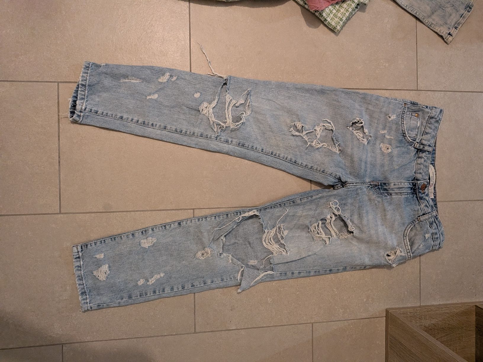 Zara Jeans: jeans Zara t.36 – Gebraucht aus Genève von Maelenn