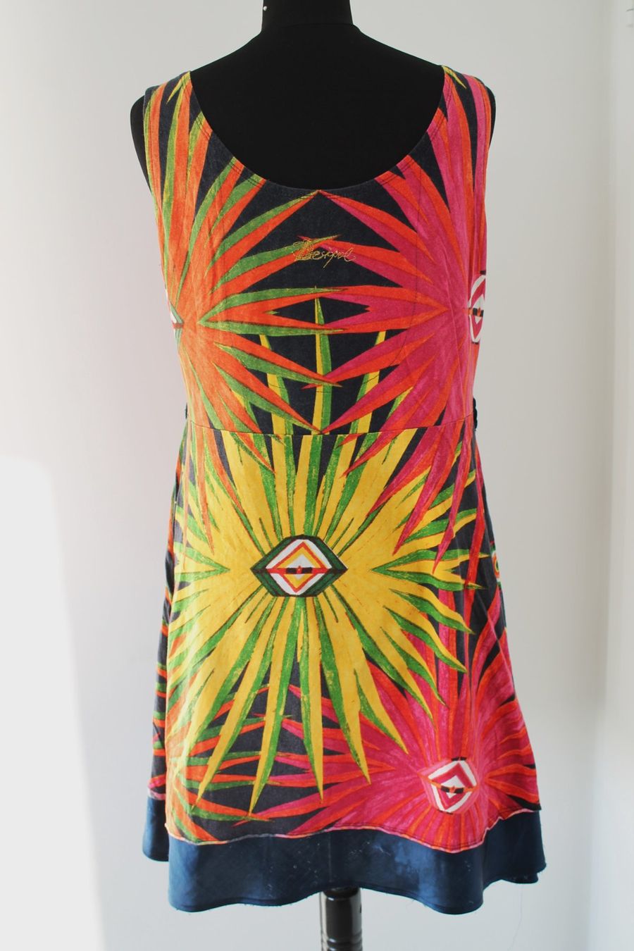 Desigual Vestiti: Robe DESIGUAL taille XL – Usato da Chez-le-Bart venduto da jasse 1