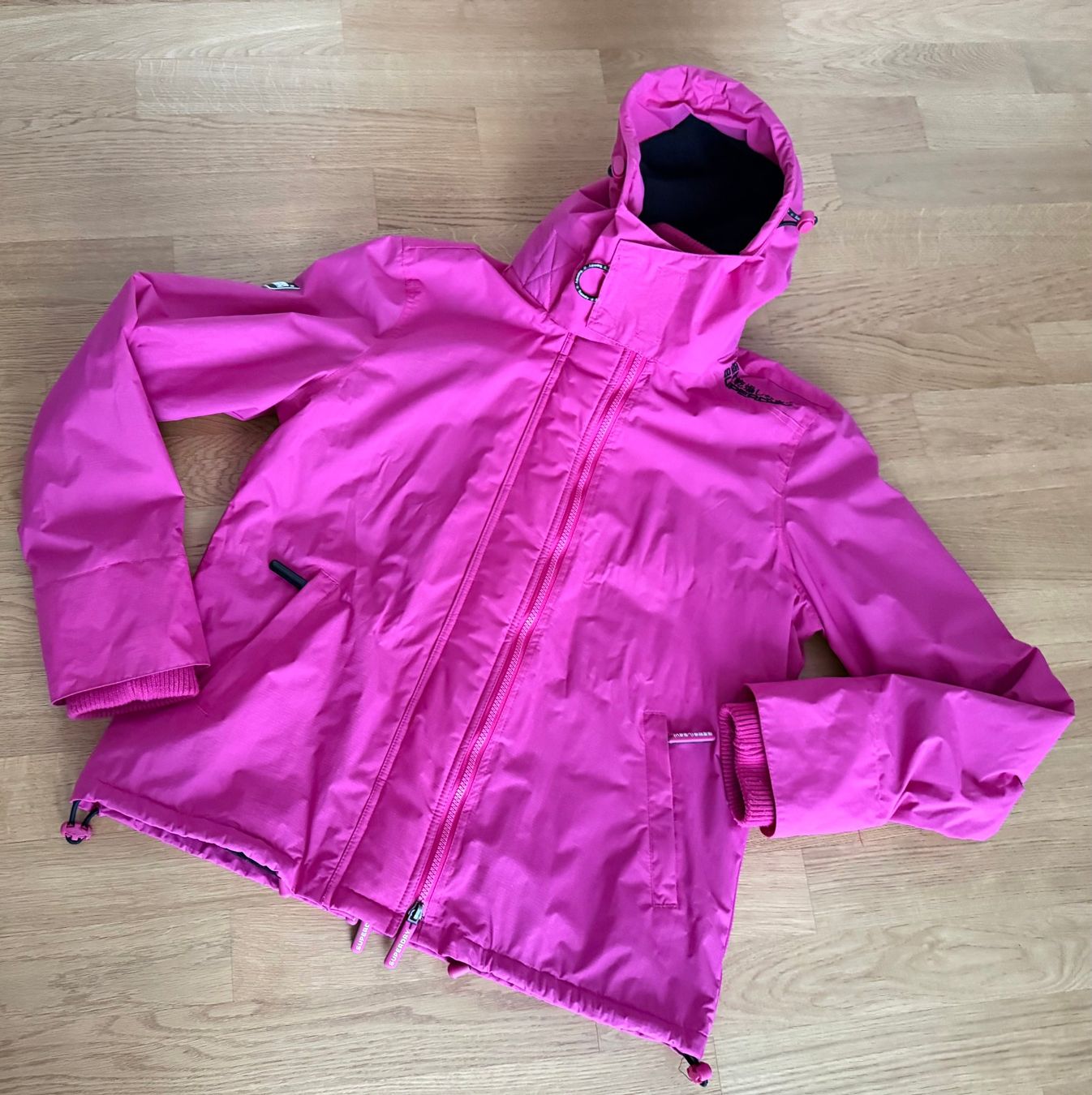 Jacken: Superdry Damen-Jacke Grösse XL – Gebraucht aus Frauenkappelen von HDPerle