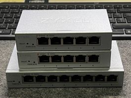 3× Zyxel Gigabit LAN Switch – 2× 5-Port + 1× 8-Port – Origin