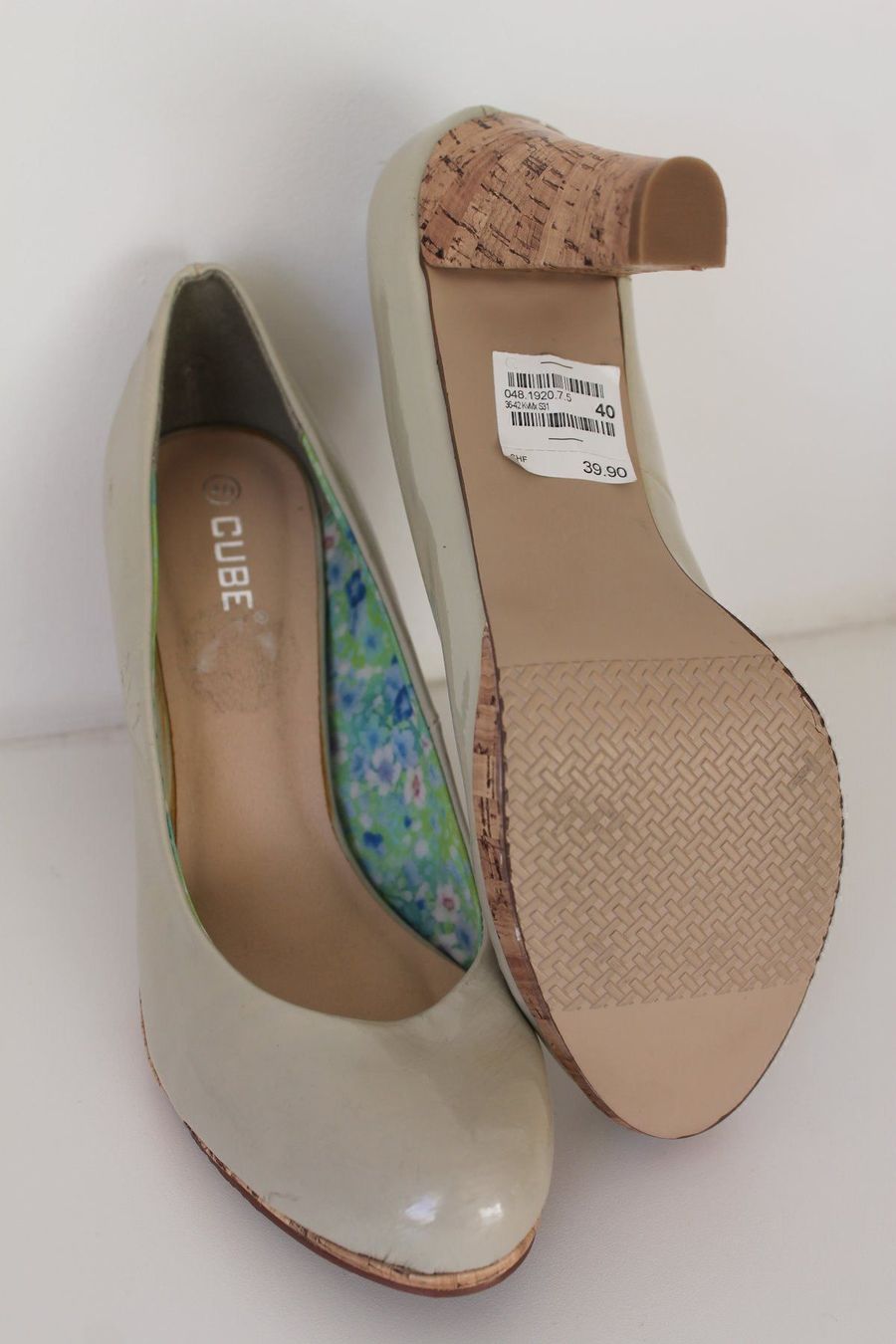 Cube Damenschuhe: Chaussures beige vernis compensées CUBE – Neu und originalverpackt aus Agiez von chouchanelle 9