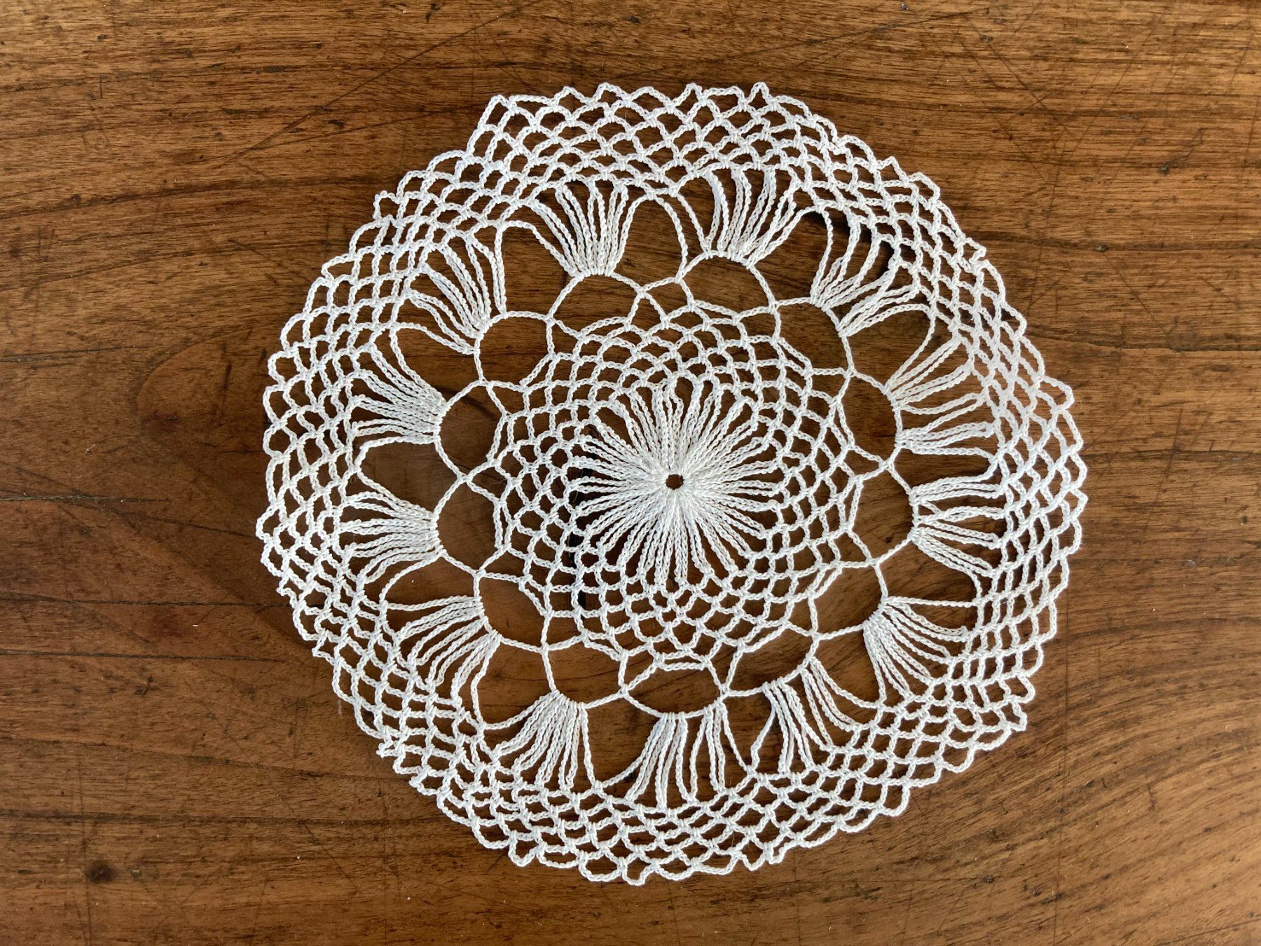 Sottobicchieri: filigranes  Spitzendeckchen  Handarbeit gehäkelt – Usato da Subingen venduto da ArtBead 1