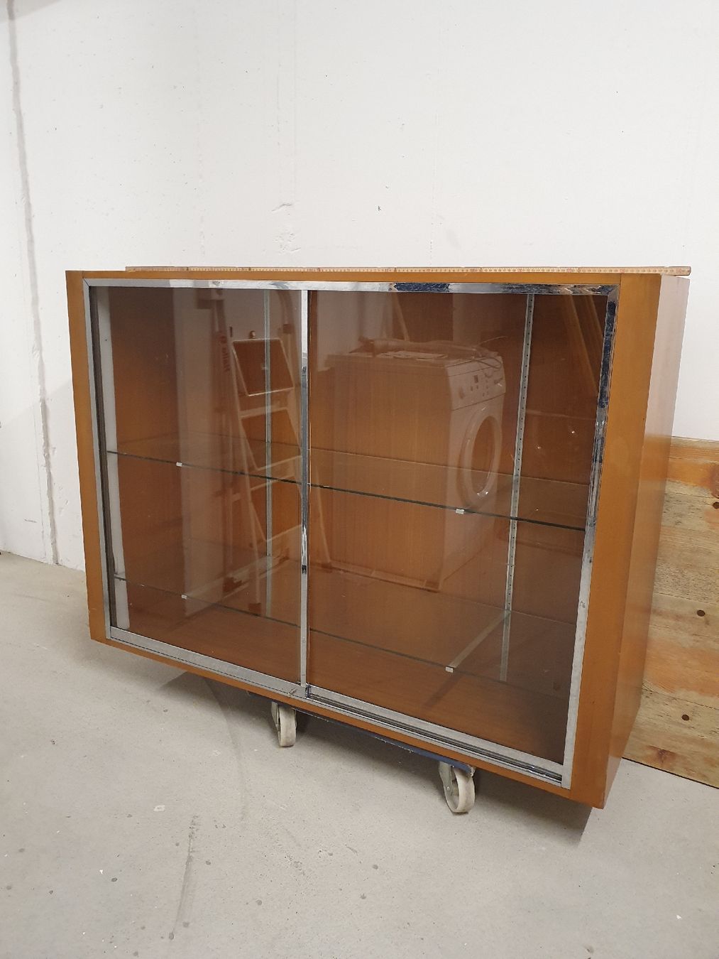 Vitrines: Vitrine – D'occasion à Kriens par delee