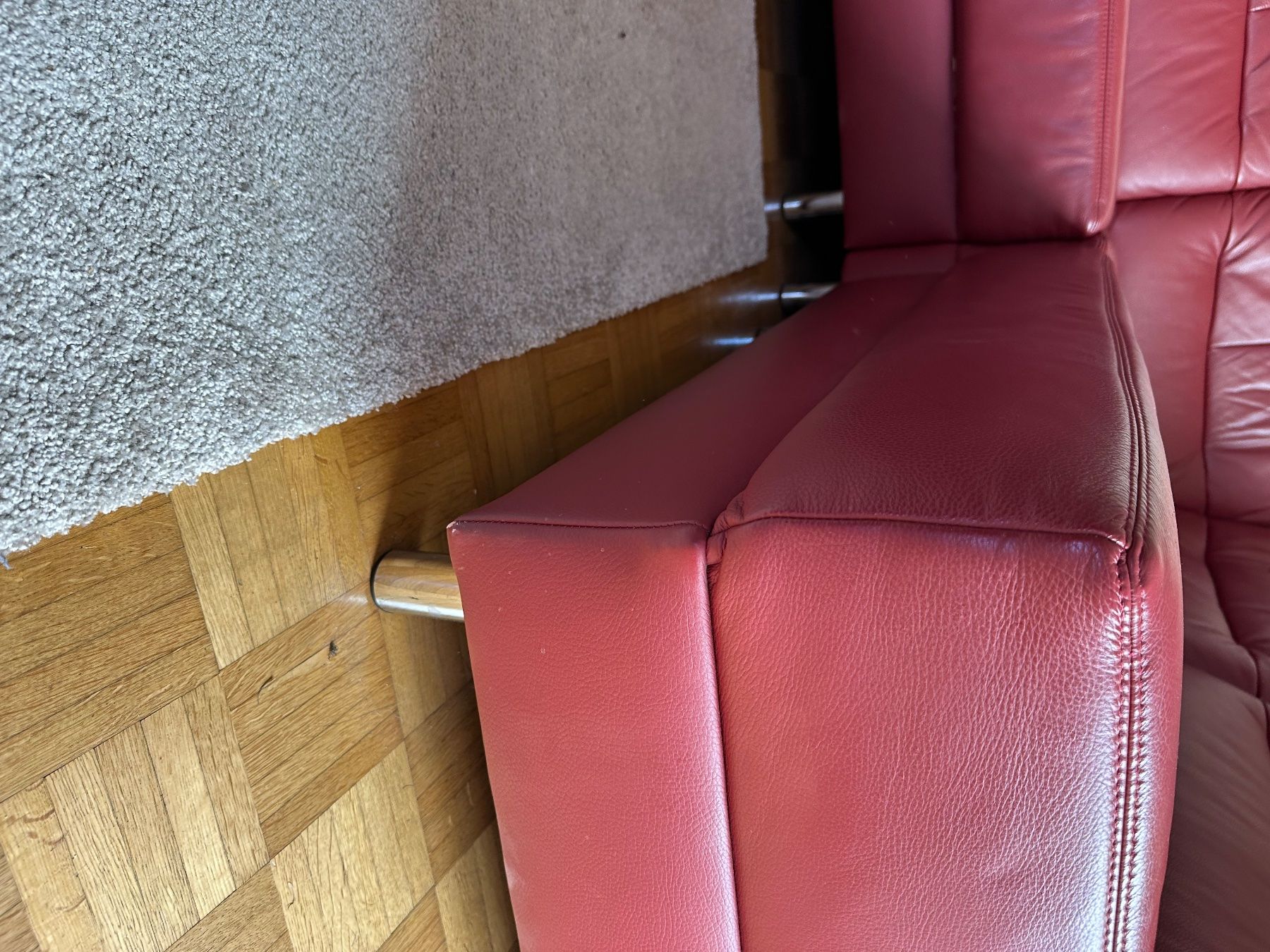 Sofas: Rotes Ledersofa – D'occasion à Oberkulm par kel_n9pz 1