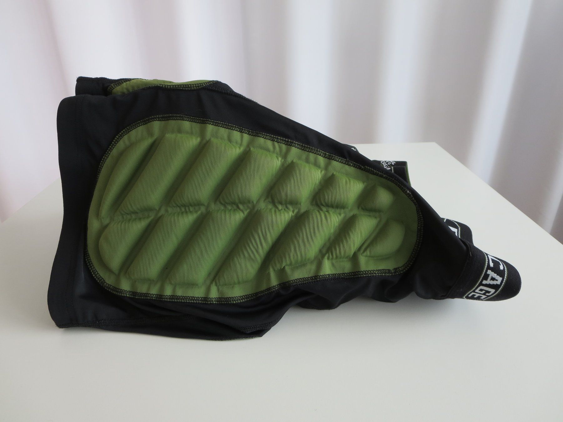Hosen: Combat Padded Compression Short von RING TO CAGE , neu – Neu (gemäss Beschreibung) aus Zürich von Lacoste06 6