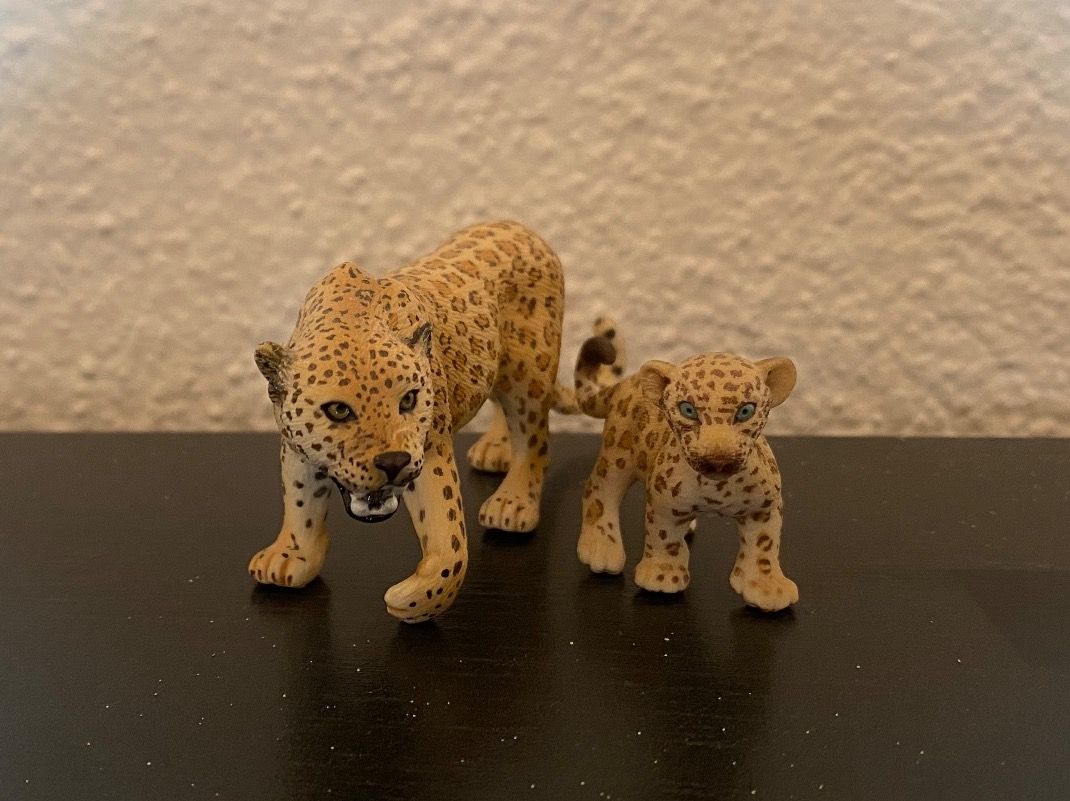 Schleich Figuren: SCHLEICH Leopard + Baby – Gebraucht aus Ittigen von