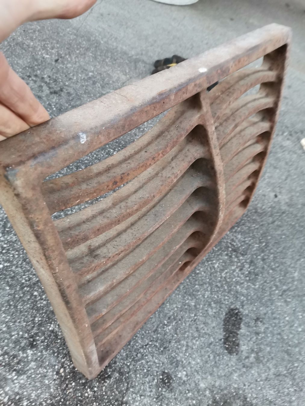 Gitter & Roste: Schachtdeckel, Dolendeckel, Von Roll, Strassenrost, Rost – Gebraucht aus Wiedlisbach von Kreislaufmaterial 7