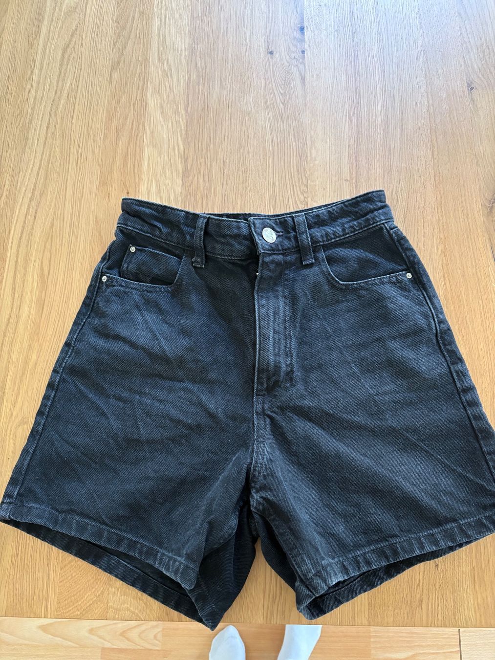 Zara Jeans: Jeans Shorts Zara – Usato da Uster venduto da mir_tmt5