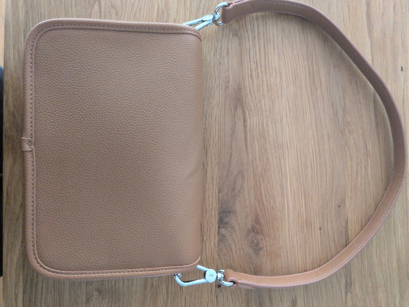 Lacoste Taschen für Damen: Lacoste Tasche – Neu und originalverpackt aus Aarburg von Noemi.H 3