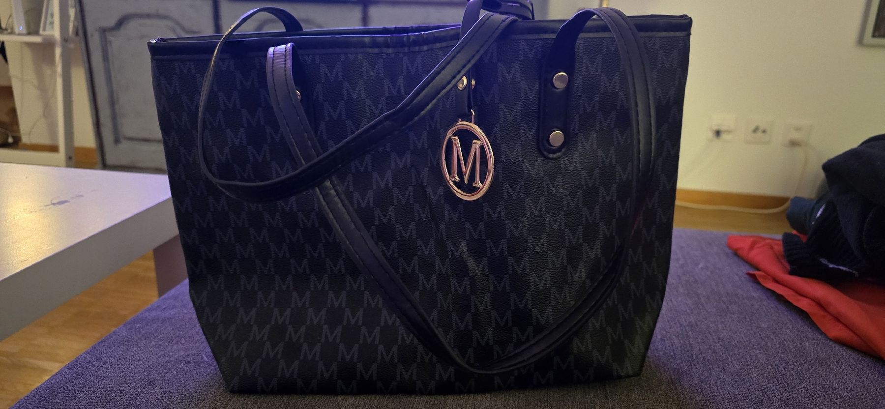 Sacs & sacs à dos: Handtasche Neu – Neuf (Voir description) à Laufen par Miggeli88