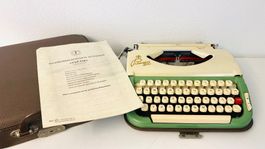 Vintage Schreibmaschine „Princess 300“ mit Koffer