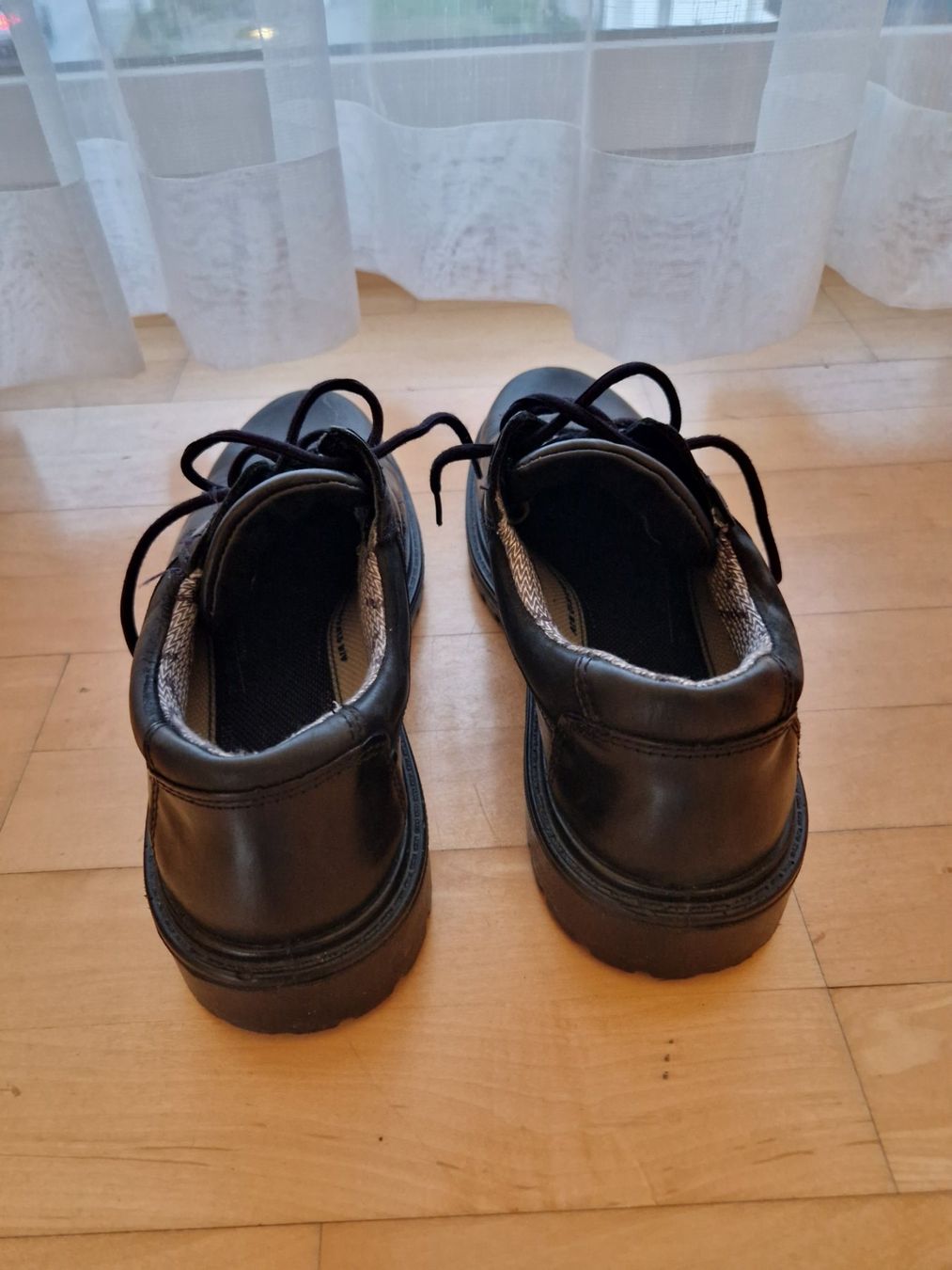 Herrenschuhe: Schwarze Herren Schuhe, Grösse 45, neuwertig – Neu (gemäss Beschreibung) aus Wallisellen von soat 1
