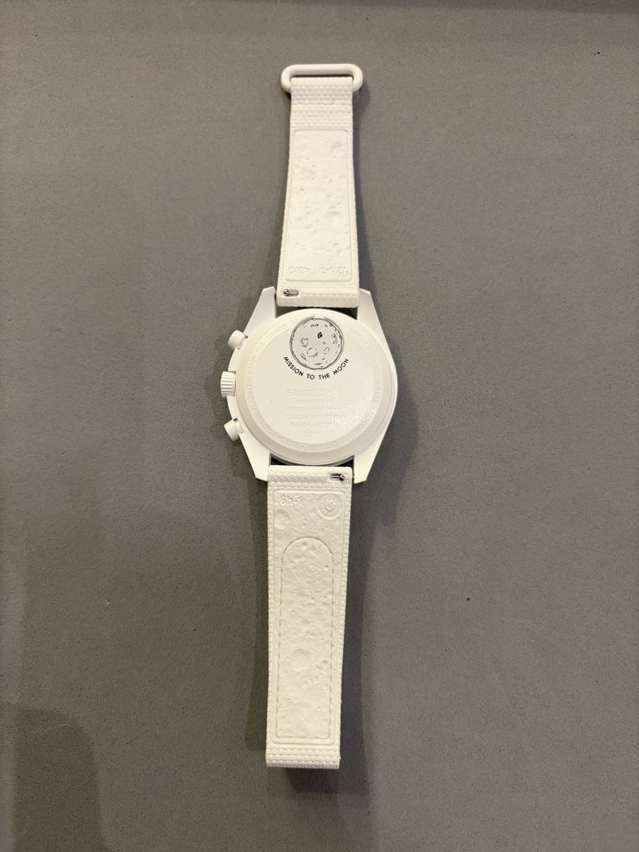 Swatch Orologi: Swatch moonphase snoopy white – Usato da Vevey venduto da Eiden77 3