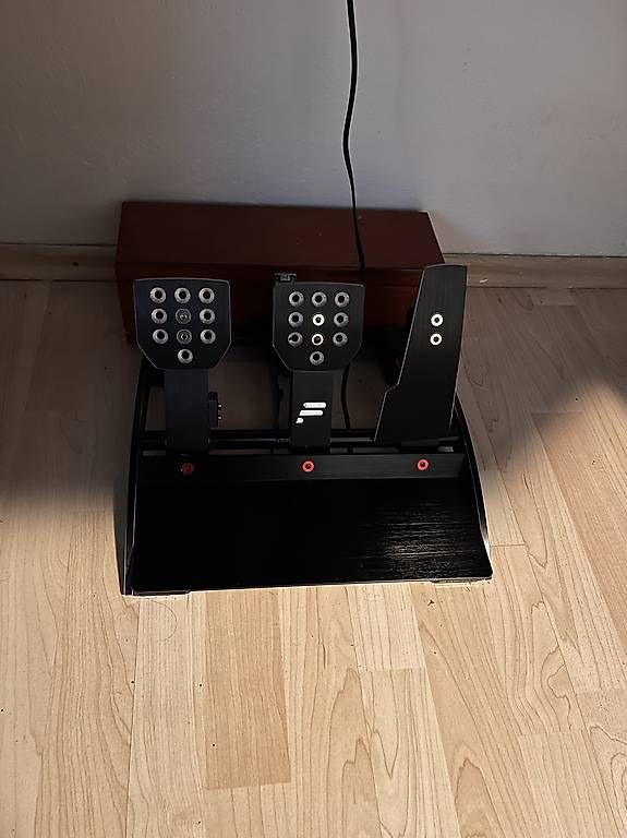 Manettes: Fanatec Formel 1 Gaming Set – D'occasion à Adliswil par Linotroll 2
