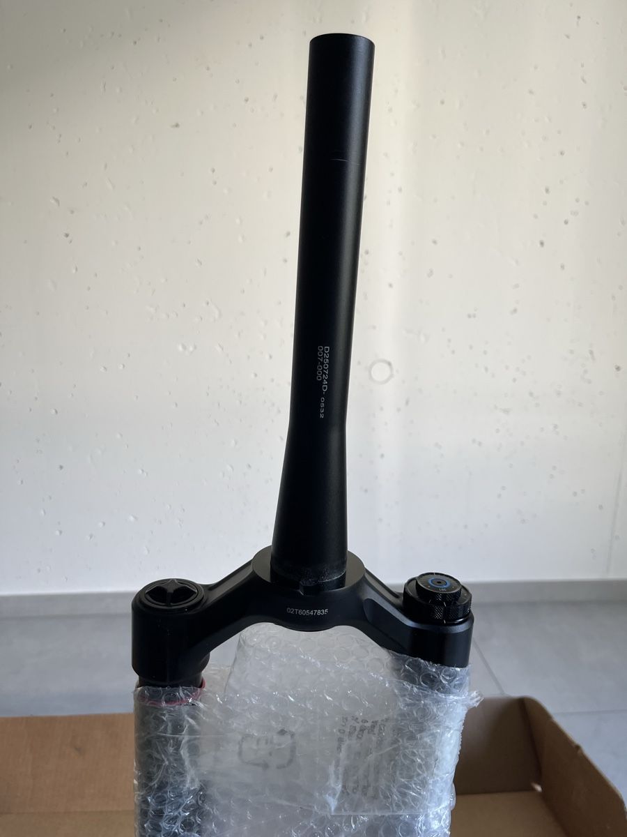 Rockshox Pezzi di ricambio: Rock Shox Lyric Select + – Nuovo (secondo la descrizione) da Glarus venduto da tim_2000 3