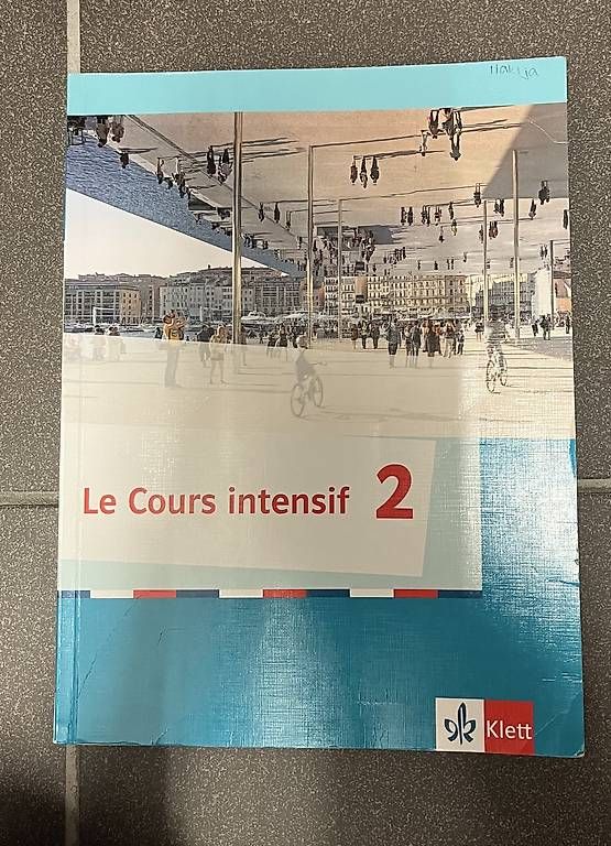 Libri: Le Cours intensif 2 – Usato da Basel venduto da Ilakija.mo