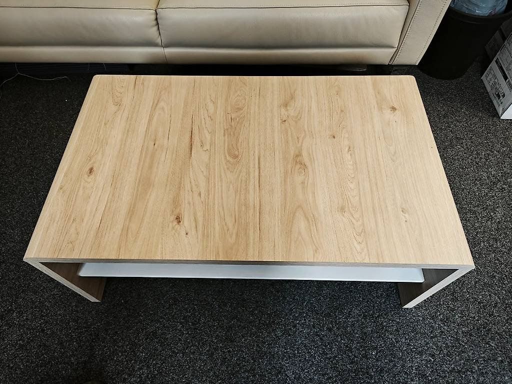 Tavoli: Salontisch zu verkaufen – Usato da Niederhasli venduto da Sunbeam7 1