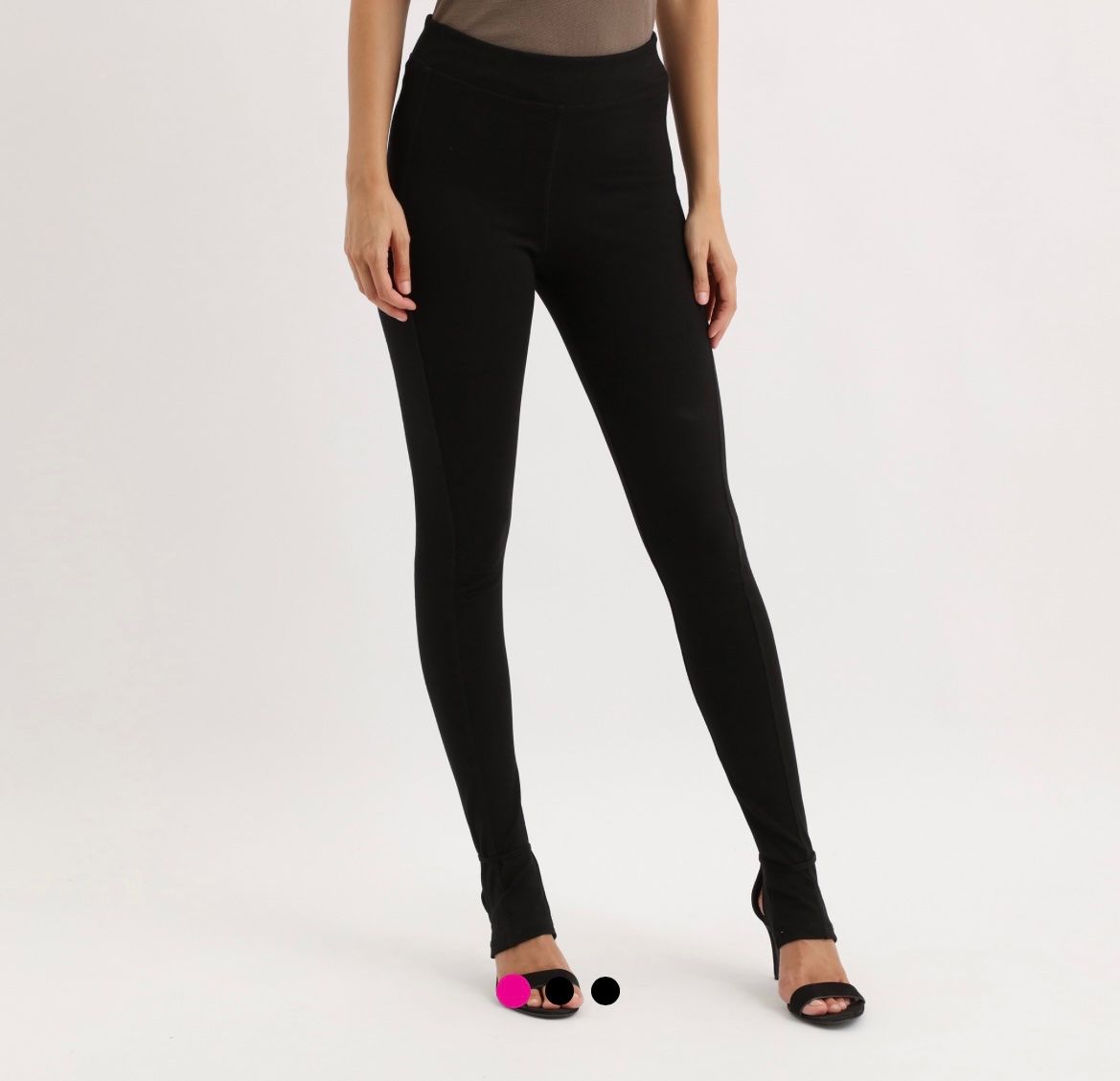 Zara Pantalons: HOSE - PANTALON - LEGGING – Neuf avec emballage d'origine à Zürich par Mina_09 6