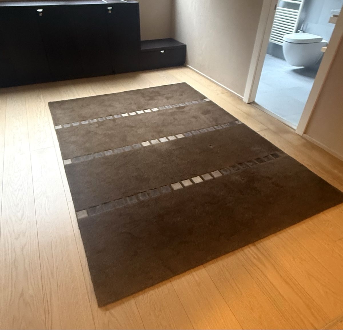 Tappeti: Toulemonde Bochart designer rug, TB LINEA model – Usato da Chêne-Bougeries venduto da nee_f2v7