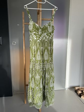 Grünes Sommerkleid