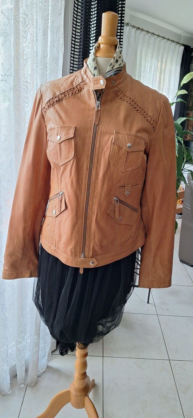 Giacche: Veste en cuir brun-camel 40 – Usato da St-Triphon venduto da Jldr0 2