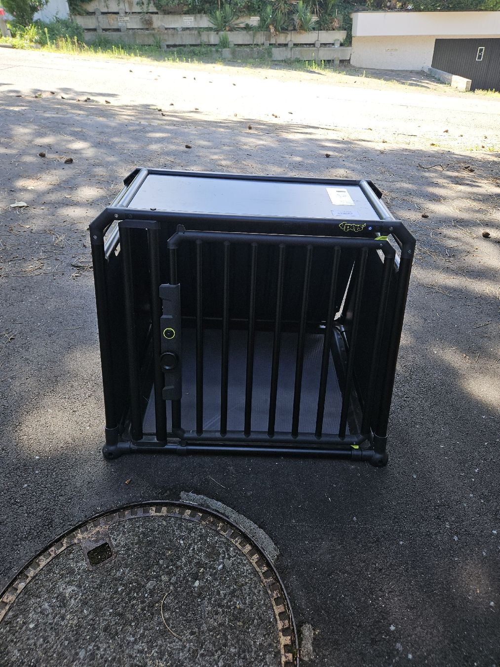 4pets Cages, transport & sécurité: 4pets PRO Noir 4 Hundebox – D'occasion à Langnau am Albis par Richard77