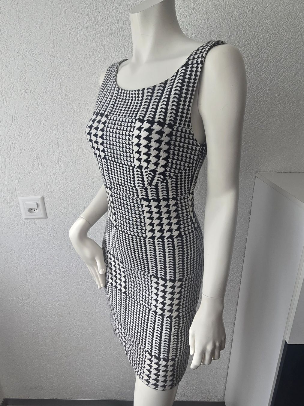 Vestiti: Robe MANGO Taille S – Usato da Les Verrières venduto da kitel79 2