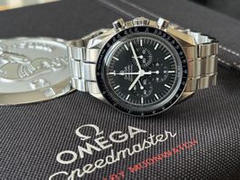 OMEGA Speedmaster Professional Moonwatch