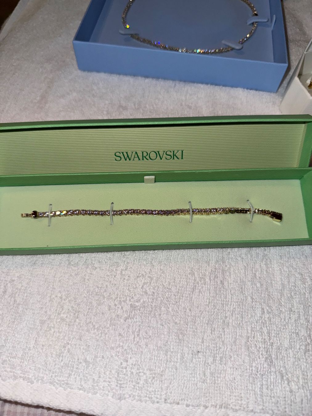 Swarovski Catenine: SWAROVSKI Schmuckset – Nuovo e nell'imballaggio originale da Oberdorf SO venduto da mhz_7ss9 4