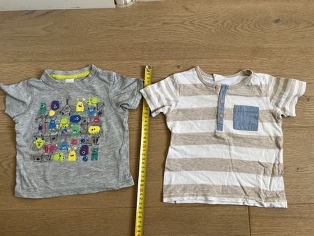 2 T-Shirts Gr. 74/80 T-Shirts Monster Gestreift