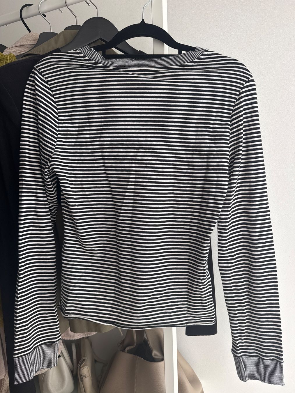 Kooples T-shirt: Kooples Langarmshirt – Nuovo e nell'imballaggio originale da Niederglatt ZH venduto da mvgie 1