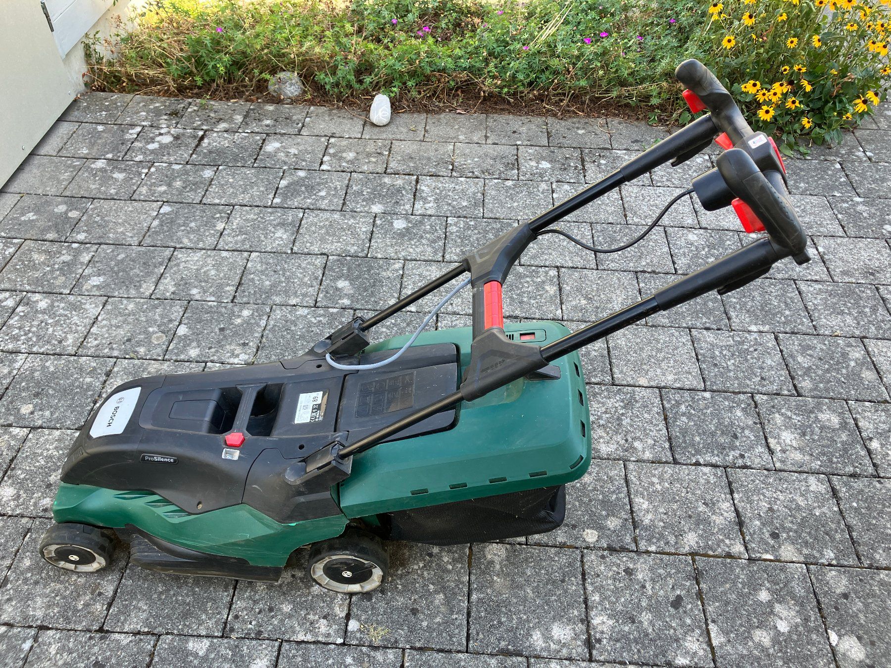 Bosch Tondeuses à gazon: Elektrorasenmäher Bosch – D'occasion à Thun par iffigenalp