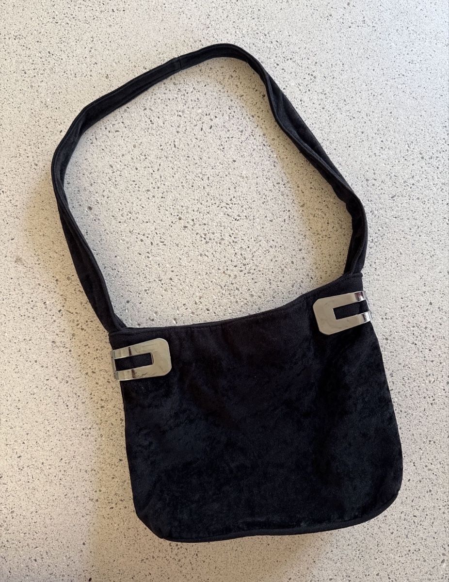 Sacs: Black crossbody/ shoulder bag with silver details – D'occasion à Thalwil par fra_fbq8