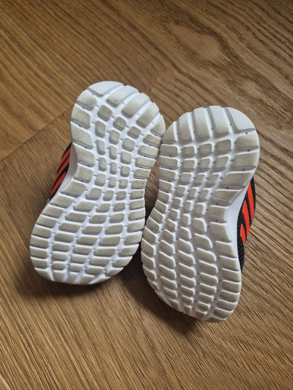 Adidas Chaussures garçon: Adidas Turnschuh Grösse 20 – Neuf (Voir description) à Münsingen par Why88 2