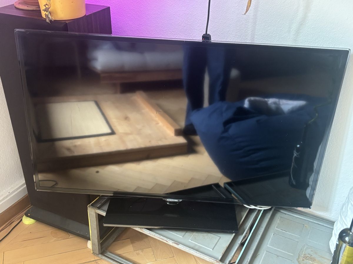 Samsung Fernseher: SAMSUNG TV  – Gebraucht aus Zürich von zh_2023 1
