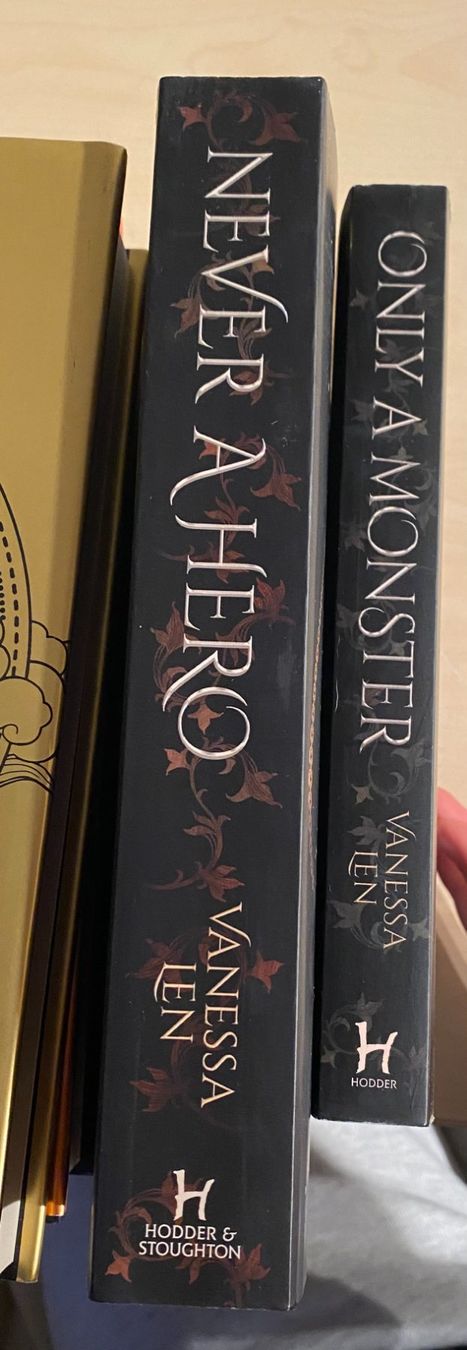 Libri: Never a Hero, Only a Monster – Nuovo (secondo la descrizione) da Marthalen venduto da car_yg9t 2
