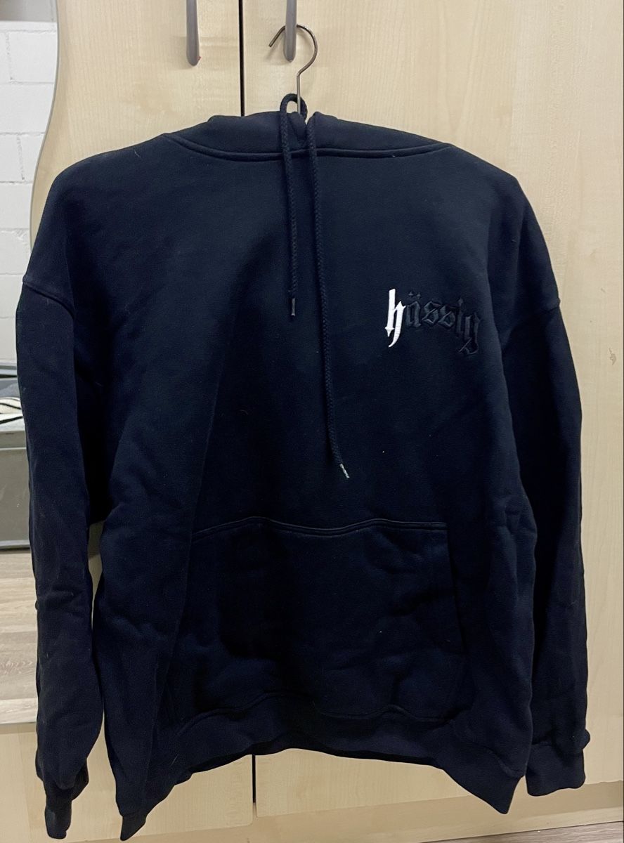 Hässig Maglioni & Felpe: Schwarzer "Hässig" Hoodie  – Nuovo (secondo la descrizione) da Schliern b. Köniz venduto da Lorena.h